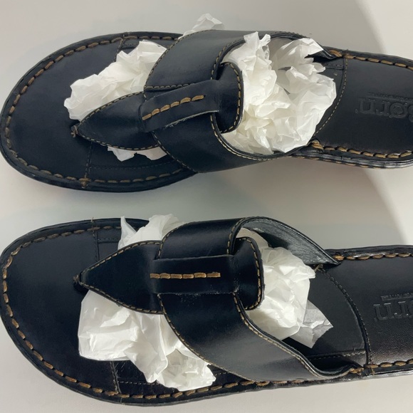 Born Black Leather Between Toe Sandals Gently Used & In Great Condition; Size 8 - Picture 5 of 15
